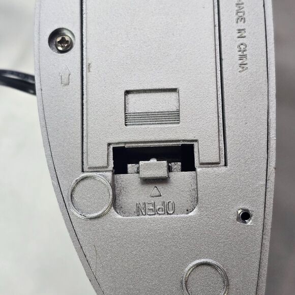 Sharp LED Digital Alarm Clock,‎ Swivel Base, SilverCase, Red Display, SPC033 - Picture 7 of 7